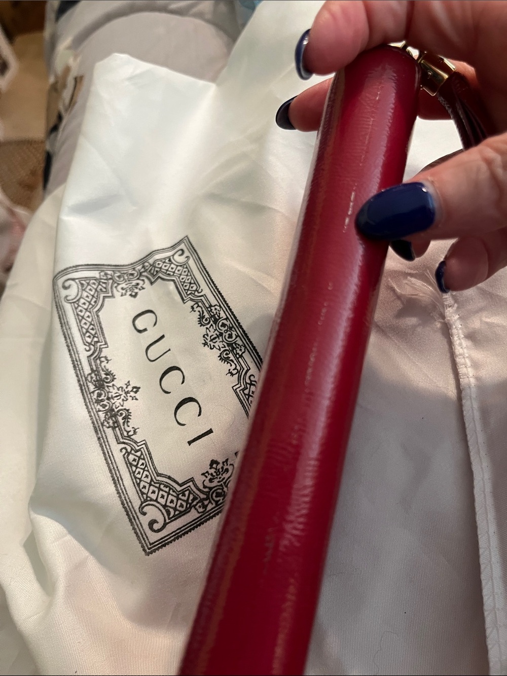 EUC Gucci Fuchsia Patent Leather Soho Zip Around Wallet with Tassel and Dustbag - Picture 4 of 16